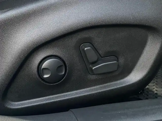 クライスラー・ジープ ジープ レネゲード リミテッド 山梨県 2022(令4)年 4.8万km 白 ワンオーナー /Uconnect/AppleCarPlay/Bluetooth/黒革/シートヒーター /ステアリングヒーター/パワーシート/衝突軽減B/ACC/LKA/BSA/ETC/純正17インチAw