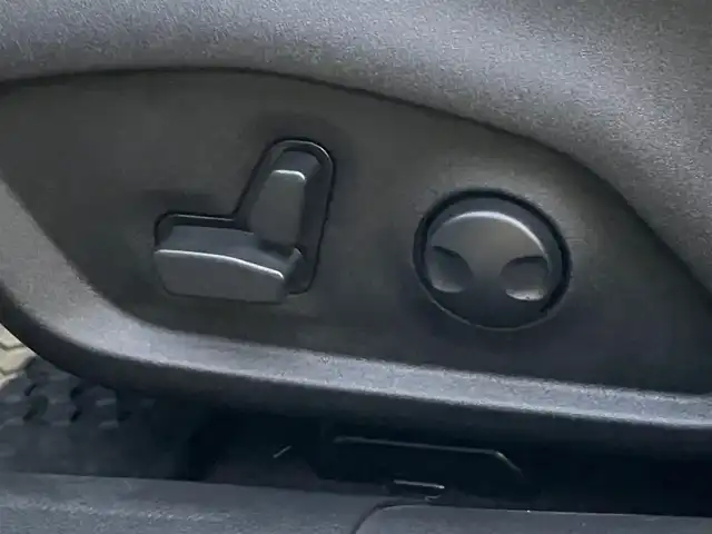 クライスラー・ジープ ジープ レネゲード リミテッド 山梨県 2022(令4)年 4.8万km 白 ワンオーナー /Uconnect/AppleCarPlay/Bluetooth/黒革/シートヒーター /ステアリングヒーター/パワーシート/衝突軽減B/ACC/LKA/BSA/ETC/純正17インチAw