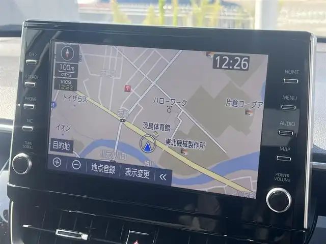 トヨタ カローラ クロス ハイブリッド Z 秋田県 2022(令4)年 7.1万km プラチナホワイトパールマイカ ４WD/衝突軽減システム/LEDヘッドライト/純正メモリナビ/フルセグ/バックカメラ/トヨタ純正18インチアルミ/スマートキー/アイドリングストップ/プッシュスタート/クルーズコントロール追従走行有/オートマチックハイビーム/レーンキープアシスト/コーナーセンサー/ステアリングスイッチ/電動パーキングブレーキ/ブレーキホールド機能/電動リアゲート/ドライブレコーダー/運転席パワーシート/前席シートヒーター/ETC/ルーフレール/純正フロアマット/純正ドアバイザー/オートライト/オートエアコン/パワーステアリング/パワーウィンドウ/ヘッドライトレベライザー/横滑り防止/盗難防止装置/寒冷地仕様/電動格納ウィンカーミラー/保証書/取扱説明書/記録簿/スペアキー1本有