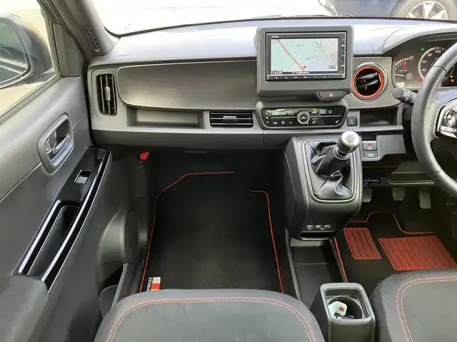 ホンダ Ｎ ＯＮＥ RS 三重県 2023(令5)年 2万km グレーⅡ ♪走行19895km/♪6速マニュアル/♪ターボ/無限マフラー/無限エアクリーナー/無限フロアマット/ホンダセンシング/・衝突軽減ブレーキ(CMBS)/・路外逸脱抑制機能/・歩行者事故低減ステアリング/・アダプティブクルーズコントロール/・車線維持支援システム(LKAS)/・先行車発進お知らせ機能/・標識認識機能/・オートハイビーム/・パーキングセンサーシステム/オートブレーキホールド/スマートキー×2/プッシュスタート/前席シートヒーター/純正メモリナビ/・CD・SD・USB/・Bluetoothオーディオ/・バックカメラ/USBポート(充電)×2/LEDヘッドライト/LEDフォグライト/オートライト/ウィンカーミラー/オートリトラクタブルミラー/革巻ステアリング/ステアリングスイッチ/ヘッドライトレベライザー/プライバシーガラス/サイド/カーテンエアバック