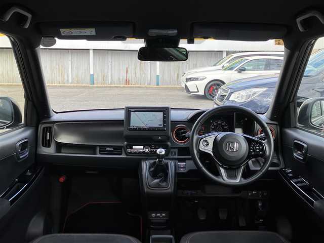 ホンダ Ｎ ＯＮＥ RS 福井県 2023(令5)年 2万km メテオロイドグレーメタリック 6速マニュアル/ターボ車/無限マフラー/無限エアクリーナー/無限フロアマット/ホンダセンシング/・衝突軽減ブレーキ(CMBS)/・路外逸脱抑制機能/・歩行者事故低減ステアリング/・アダプティブクルーズコントロール/・車線維持支援システム(LKAS)/・先行車発進お知らせ機能/・標識認識機能/・オートハイビーム/・パーキングセンサーシステム/オートブレーキホールド/スマートキー/スペアキー/プッシュスタート/前席シートヒーター/純正メモリナビ/・CD/SD/USB/Bluetooth/バックカメラ/USBポート/LEDヘッドライト/LEDフォグライト/オートライト/ウィンカーミラー/オートリトラクタブルミラー/革巻ステアリング/ステアリングスイッチ/ヘッドライトレベライザー/プライバシーガラス/サイド/カーテンエアバックHDDナビ