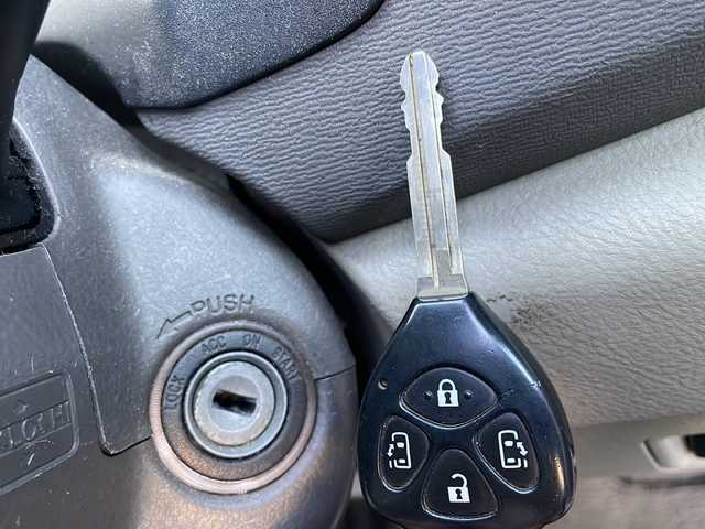 トヨタ アイシス プラタナ リミテッド 福島県 2008(平20)年 11.8万km ホワイトパールクリスタルシャイン 純正ナビ　ワンセグ　バックＣ　両側パワスラ　ＥＴＣ　パドルシフト　オートライト　電格ミラー　リモコンキー　スペアキー　ドアバイザー　フォグランプ　純正１６インチＡＷ装着　ＨＩＤヘッドライト　ＡＣＣ