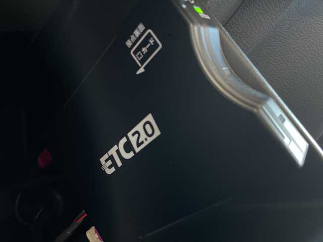 クライスラー・ジープ ラングラー アンリミテッド サハラ 高知県 2021(令3)年 4.5万km 白 純正ナビUconnect/8.4インチタッチパネルモニター（AM/FMラジオ/フルセグ/Bluetooth/AUX/Apple CarPlay / Android Auto）/フロント/サイド/リアカメラ/サブウーハー付アルパイン製プレミアムスピーカー/アダプティブクルーズコントロール（STOP機能付）/ParkSenseフロント・リアパークアシスト/レザーシート/フロントシートヒーター/ステアリングヒーター/ETC/LEDライト/115V アクセサリー電源アウトレット/ドライブアシスタンス/ブラインドスポット警告/バックカメラ/フロントカメラ/純正18インチアルミホイル/スマートキー