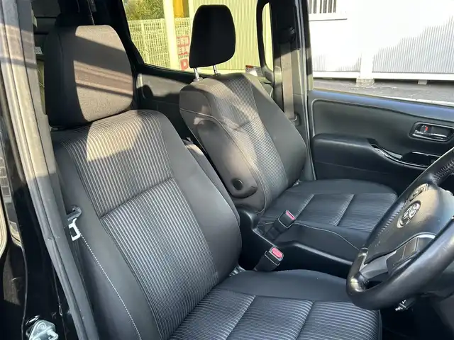 トヨタ ヴォクシー ZS 煌 静岡県 2018(平30)年 7.8万km ブラック ユーザー買取車両/ワンオーナー/純正SDナビ【NSZT-Y66T】/　フルセグTV/BT/純正16インチAW/クルーズコントロール/バックカメラ/ドライブレコーダー/アイドリングストップ/オートライト/オートマチックハイビーム/ETC/衝突軽減システム/USB端子/TVキャンセラー/プッシュスタート/スペアキー/フリップダウンモニター動作未確認