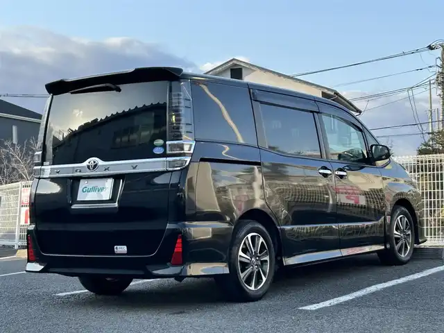 トヨタ ヴォクシー ZS 煌 静岡県 2018(平30)年 7.8万km ブラック ユーザー買取車両/ワンオーナー/純正SDナビ【NSZT-Y66T】/　フルセグTV/BT/純正16インチAW/クルーズコントロール/バックカメラ/ドライブレコーダー/アイドリングストップ/オートライト/オートマチックハイビーム/ETC/衝突軽減システム/USB端子/TVキャンセラー/プッシュスタート/スペアキー/フリップダウンモニター動作未確認