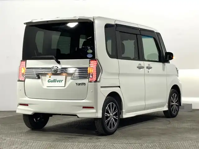 ダイハツ タント カスタム X トップED SA Ⅲ 大阪府 2018(平30)年 4.5万km パールホワイトⅢ 社外ナビ(フルセグ/DVD再生/Bluetooth) 衝突軽減 バックカメラ ETC 片側パワースライドドア シートヒーター レーンアシスト オートハイビーム 前後ドラレコ オートライト スマートキー
