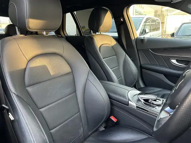 メルセデス・ベンツ Ｃ２２０ｄ ワゴン ローレウスエディション 福岡県 2017(平29)年 3.7万km 黒 禁煙車/純正ナビゲーション/TV/BT/SD/USB/CD/DVD/バックカメラ/黒レザーシート/前席シートヒーター/前席パワーシート/パノラミックスライディングルーフ/LEDオートライト/パワーバックドア/パドルシフト/キーレスゴー/アダプティブクルーズコントロール/ESP/アクティブブレーキアシスト/ブラインドスポットアシスト/レーンキープアシスト/アテンションアシスト/ETC/取扱説明書/ワンオーナー