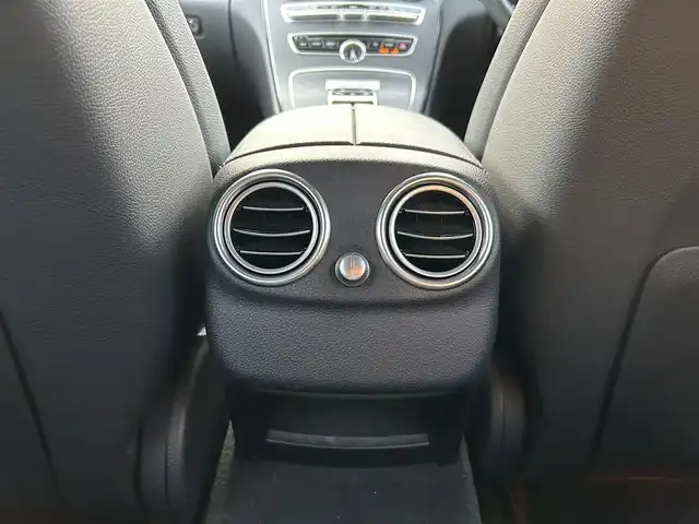 メルセデス・ベンツ Ｃ２２０ｄ ワゴン ローレウスエディション 福岡県 2017(平29)年 3.7万km 黒 禁煙車/純正ナビゲーション/TV/BT/SD/USB/CD/DVD/バックカメラ/黒レザーシート/前席シートヒーター/前席パワーシート/パノラミックスライディングルーフ/LEDオートライト/パワーバックドア/パドルシフト/キーレスゴー/アダプティブクルーズコントロール/ESP/アクティブブレーキアシスト/ブラインドスポットアシスト/レーンキープアシスト/アテンションアシスト/ETC/取扱説明書/ワンオーナー