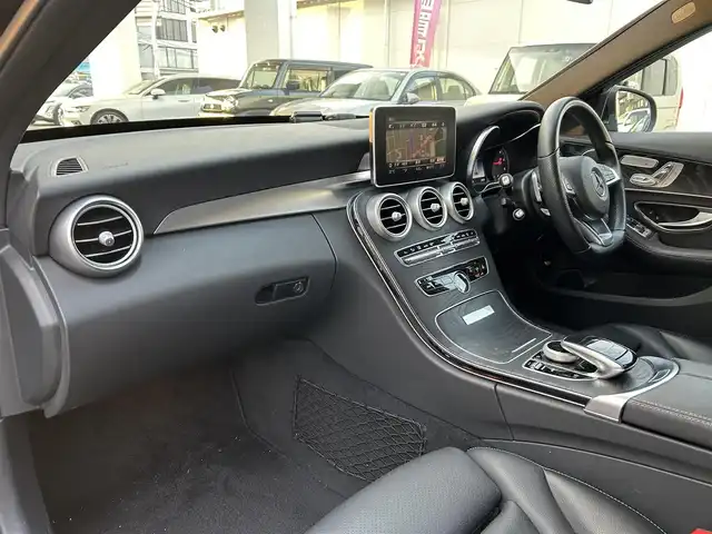 メルセデス・ベンツ Ｃ２２０ｄ ワゴン ローレウスエディション 福岡県 2017(平29)年 3.7万km 黒 禁煙車/純正ナビゲーション/TV/BT/SD/USB/CD/DVD/バックカメラ/黒レザーシート/前席シートヒーター/前席パワーシート/パノラミックスライディングルーフ/LEDオートライト/パワーバックドア/パドルシフト/キーレスゴー/アダプティブクルーズコントロール/ESP/アクティブブレーキアシスト/ブラインドスポットアシスト/レーンキープアシスト/アテンションアシスト/ETC/取扱説明書/ワンオーナー