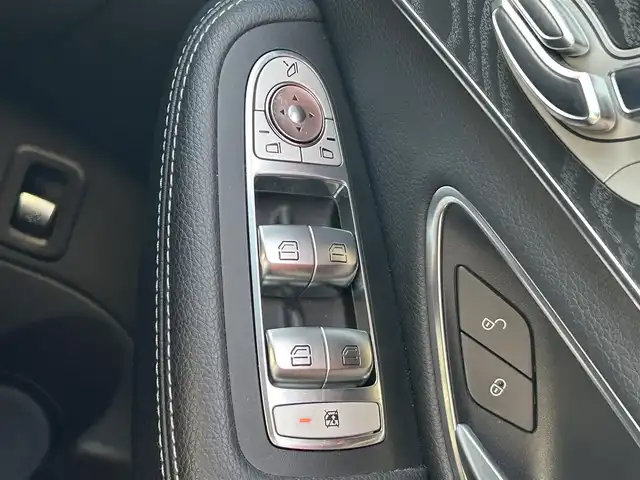 メルセデス・ベンツ Ｃ２２０ｄ ワゴン ローレウスエディション 福岡県 2017(平29)年 3.7万km 黒 禁煙車/純正ナビゲーション/TV/BT/SD/USB/CD/DVD/バックカメラ/黒レザーシート/前席シートヒーター/前席パワーシート/パノラミックスライディングルーフ/LEDオートライト/パワーバックドア/パドルシフト/キーレスゴー/アダプティブクルーズコントロール/ESP/アクティブブレーキアシスト/ブラインドスポットアシスト/レーンキープアシスト/アテンションアシスト/ETC/取扱説明書/ワンオーナー
