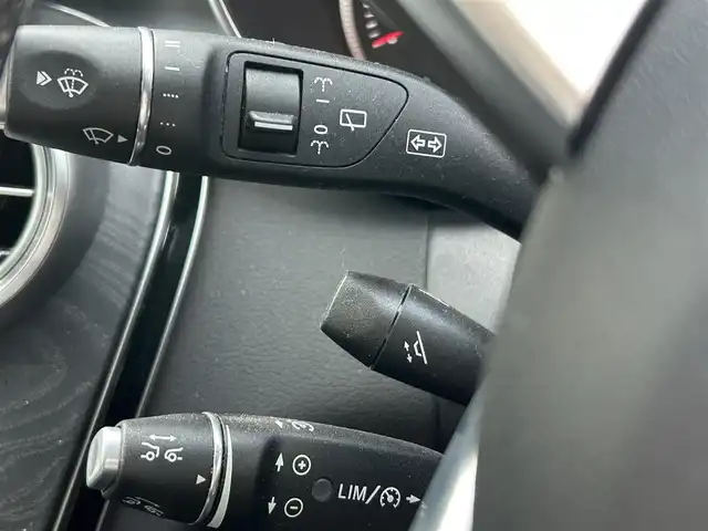 メルセデス・ベンツ Ｃ２２０ｄ ワゴン ローレウスエディション 福岡県 2017(平29)年 3.7万km 黒 禁煙車/純正ナビゲーション/TV/BT/SD/USB/CD/DVD/バックカメラ/黒レザーシート/前席シートヒーター/前席パワーシート/パノラミックスライディングルーフ/LEDオートライト/パワーバックドア/パドルシフト/キーレスゴー/アダプティブクルーズコントロール/ESP/アクティブブレーキアシスト/ブラインドスポットアシスト/レーンキープアシスト/アテンションアシスト/ETC/取扱説明書/ワンオーナー
