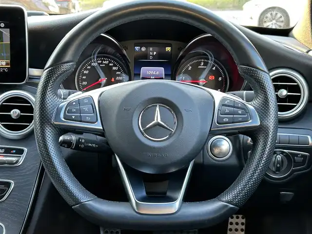 メルセデス・ベンツ Ｃ２２０ｄ ワゴン ローレウスエディション 福岡県 2017(平29)年 3.7万km 黒 禁煙車/純正ナビゲーション/TV/BT/SD/USB/CD/DVD/バックカメラ/黒レザーシート/前席シートヒーター/前席パワーシート/パノラミックスライディングルーフ/LEDオートライト/パワーバックドア/パドルシフト/キーレスゴー/アダプティブクルーズコントロール/ESP/アクティブブレーキアシスト/ブラインドスポットアシスト/レーンキープアシスト/アテンションアシスト/ETC/取扱説明書/ワンオーナー