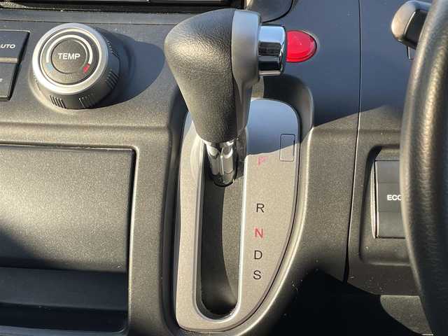 ホンダ ステップワゴン スパーダ 24SZ 滋賀県 2008(平20)年 17.1万km プレミアムブラキッシュパール 禁煙車/社外ナビ(HDD/CD/DVD)/社外フリップダウンモニター/バックカメラ/ETC/両側パワースライドドア/フォグランプ/電格ミラー/ドアバイザー/純正フロアマット/HIDヘッドライト/リモコンキー×2