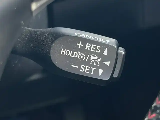 トヨタ ハリアー プレミアム 愛媛県 2019(令1)年 5.4万km ホワイトパールクリスタルシャイン 禁煙車/登録時走行距離：53762km/ETC/アルパインハリアー専用ナビ/TV/AM・FM/DVD/CD/BT/電動リアゲート/サンルーフ/ドライブレコーダー/クルーズコントロール/衝突軽減システム/LEDヘッドライト/バックカメラ/D席パワーシート/オートマチックハイビーム