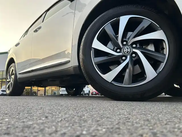 トヨタ ハリアー プレミアム 愛媛県 2019(令1)年 5.4万km ホワイトパールクリスタルシャイン 禁煙車/登録時走行距離：53762km/ETC/アルパインハリアー専用ナビ/TV/AM・FM/DVD/CD/BT/電動リアゲート/サンルーフ/ドライブレコーダー/クルーズコントロール/衝突軽減システム/LEDヘッドライト/バックカメラ/D席パワーシート/オートマチックハイビーム