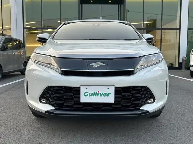 トヨタ ハリアー プレミアム 愛媛県 2019(令1)年 5.4万km ホワイトパールクリスタルシャイン 禁煙車/登録時走行距離：53762km/ETC/アルパインハリアー専用ナビ/TV/AM・FM/DVD/CD/BT/電動リアゲート/サンルーフ/ドライブレコーダー/クルーズコントロール/衝突軽減システム/LEDヘッドライト/バックカメラ/D席パワーシート/オートマチックハイビーム