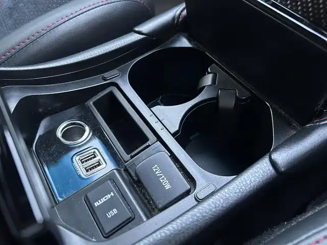 トヨタ ハリアー プレミアム 愛媛県 2019(令1)年 5.4万km ホワイトパールクリスタルシャイン 禁煙車/登録時走行距離：53762km/ETC/アルパインハリアー専用ナビ/TV/AM・FM/DVD/CD/BT/電動リアゲート/サンルーフ/ドライブレコーダー/クルーズコントロール/衝突軽減システム/LEDヘッドライト/バックカメラ/D席パワーシート/オートマチックハイビーム