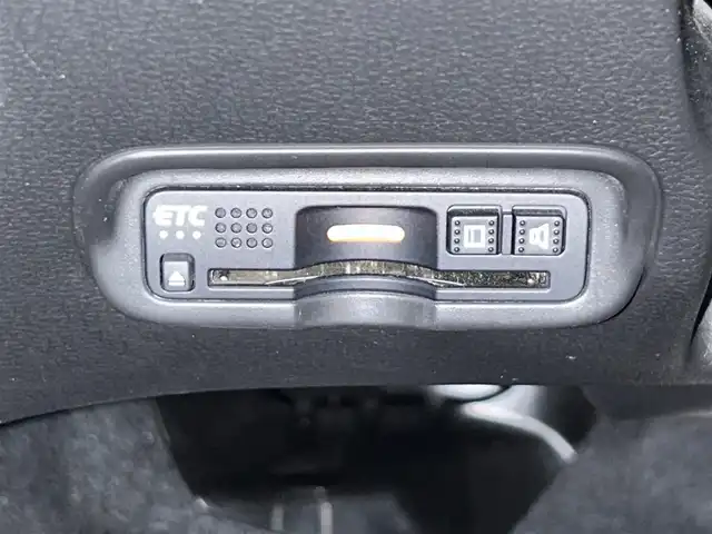 ホンダ ヴェゼル ハイブリッド モデューロ X ホンダセンシング 山梨県 2020(令2)年 5.4万km プラチナホワイトパール ホンダセンシング/　・衝突軽減ブレーキ/　・誤発進抑制機能/　・歩行者事故低減ステアリング/　・路外逸脱抑制機能/　・アダプティブクルーズコントロール/　・車線維持支援システム/　・先行車発進お知らせ機能/　・標識認識機能/ModuloX専用フロントバンパー/ModuloX専用フロントグリル/純正ナビ/　(CD/DVD/USB/SD/iPod/BT/フルセグ)/バックカメラ/LEDオートライト/LEDフォグランプ/ハーフレザーシート/シートヒーター/純正18インチアルミホイール/パドルシフト/ルーフレール/スマートキー/ビルトインETC