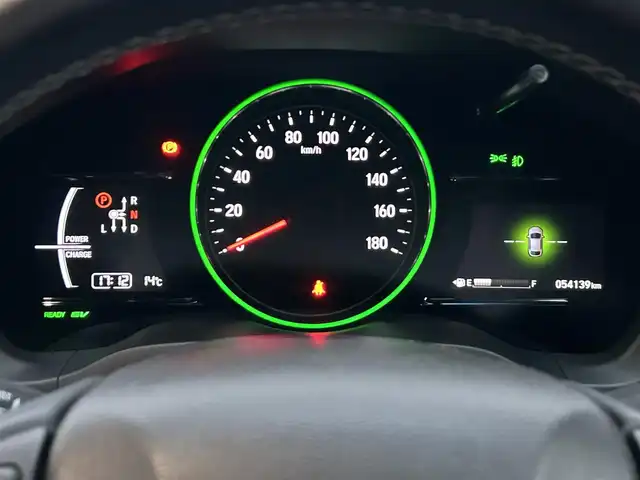 ホンダ ヴェゼル ハイブリッド モデューロ X ホンダセンシング 山梨県 2020(令2)年 5.4万km プラチナホワイトパール ホンダセンシング/　・衝突軽減ブレーキ/　・誤発進抑制機能/　・歩行者事故低減ステアリング/　・路外逸脱抑制機能/　・アダプティブクルーズコントロール/　・車線維持支援システム/　・先行車発進お知らせ機能/　・標識認識機能/ModuloX専用フロントバンパー/ModuloX専用フロントグリル/純正ナビ/　(CD/DVD/USB/SD/iPod/BT/フルセグ)/バックカメラ/LEDオートライト/LEDフォグランプ/ハーフレザーシート/シートヒーター/純正18インチアルミホイール/パドルシフト/ルーフレール/スマートキー/ビルトインETC