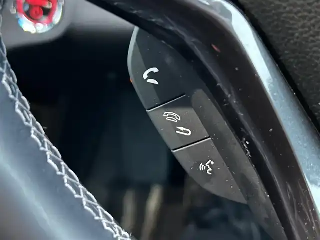 ホンダ ヴェゼル ハイブリッド モデューロ X ホンダセンシング 山梨県 2020(令2)年 5.4万km プラチナホワイトパール ホンダセンシング/　・衝突軽減ブレーキ/　・誤発進抑制機能/　・歩行者事故低減ステアリング/　・路外逸脱抑制機能/　・アダプティブクルーズコントロール/　・車線維持支援システム/　・先行車発進お知らせ機能/　・標識認識機能/ModuloX専用フロントバンパー/ModuloX専用フロントグリル/純正ナビ/　(CD/DVD/USB/SD/iPod/BT/フルセグ)/バックカメラ/LEDオートライト/LEDフォグランプ/ハーフレザーシート/シートヒーター/純正18インチアルミホイール/パドルシフト/ルーフレール/スマートキー/ビルトインETC