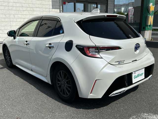 トヨタ カローラ スポーツ G Z 埼玉県 2018(平30)年 4万km ホワイトパールクリスタルシャイン 社外ディスプレイオーディオ（FM/AM/BT/CD）/バックカメラ/アダプティブクルーズコントロール/ETC/社外15インチアルミホイール/純正18インチアルミホイール車載/レーンキープアシスト/パドルシフト/ドラレコ/オートライト/ステアリングスイッチ/プッシュスタート/純正フロアマット/トノカバー/純正ドアバイザー/ヘッドアップディスプレイ/電子パーキングブレーキ/ブレーキホールド/横滑り防止システム/アイドリングストップ/スマートキー/スペアキー1本/保証書/取扱説明書/ナビ取説