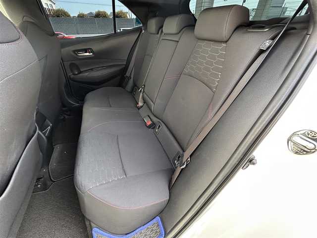 トヨタ カローラ スポーツ G Z 埼玉県 2018(平30)年 4万km ホワイトパールクリスタルシャイン 社外ディスプレイオーディオ（FM/AM/BT/CD）/バックカメラ/アダプティブクルーズコントロール/ETC/社外15インチアルミホイール/純正18インチアルミホイール車載/レーンキープアシスト/パドルシフト/ドラレコ/オートライト/ステアリングスイッチ/プッシュスタート/純正フロアマット/トノカバー/純正ドアバイザー/ヘッドアップディスプレイ/電子パーキングブレーキ/ブレーキホールド/横滑り防止システム/アイドリングストップ/スマートキー/スペアキー1本/保証書/取扱説明書/ナビ取説
