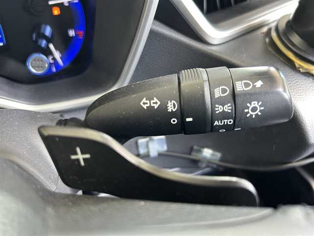 トヨタ カローラ スポーツ G Z 埼玉県 2018(平30)年 4万km ホワイトパールクリスタルシャイン 社外ディスプレイオーディオ（FM/AM/BT/CD）/バックカメラ/アダプティブクルーズコントロール/ETC/社外15インチアルミホイール/純正18インチアルミホイール車載/レーンキープアシスト/パドルシフト/ドラレコ/オートライト/ステアリングスイッチ/プッシュスタート/純正フロアマット/トノカバー/純正ドアバイザー/ヘッドアップディスプレイ/電子パーキングブレーキ/ブレーキホールド/横滑り防止システム/アイドリングストップ/スマートキー/スペアキー1本/保証書/取扱説明書/ナビ取説