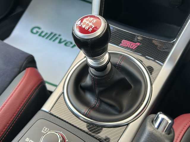 スバル ＷＲＸ ＳＴＩ STI 神奈川県 2014(平26)年 7.4万km ダークグレーメタリック 4WD/6速MT/純正ディーラーナビ(CD/DVD/SD/USB/フルセグTV)/バックカメラ/プッシュスタート/STIシート/STI18インチアルミ/ハーフレザーシート/D席パワーシート/ETC/横滑り防止装置/オートライト/フォグランプ/純正フロアマット/ドアバイザー/ステアリングスイッチ/電動格納ウィンカーミラー/ISOFIX/スペアキー×1/保証書/取扱説明書