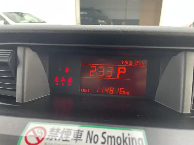 トヨタ ルーミー X 神奈川県 2021(令3)年 11.5万km パールホワイトⅢ (株)IDOMが運営する【じしゃロン秦野店】の自社ローン専用車両になります。こちらは現金またはオートローンご利用時の価格です。自社ローンご希望の方は別途その旨お申付け下さい/社外メモリナビ／Ｂｌｕｅｔｏｏｔｈ／ＵＳＢ／ＡＭＦＭ/バックカメラ/ＥＴＣ/片側パワースライドドア/衝突軽減ブレーキ/パーキングセンサー/スマートキー/オートライト/アイドリングストップ/フロアマット/純正ホイールキャップ