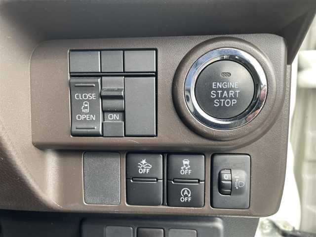 トヨタ ルーミー X 神奈川県 2021(令3)年 11.5万km パールホワイトⅢ (株)IDOMが運営する【じしゃロン相模原店】の自社ローン専用車両になります。こちらは現金またはオートローンご利用時の価格です。自社ローンご希望の方は別途その旨お申付け下さい/社外メモリナビ／Ｂｌｕｅｔｏｏｔｈ／ＵＳＢ／ＡＭＦＭ/バックカメラ/ＥＴＣ/片側パワースライドドア/衝突軽減ブレーキ/パーキングセンサー/スマートキー/オートライト/アイドリングストップ/フロアマット/純正ホイールキャップ