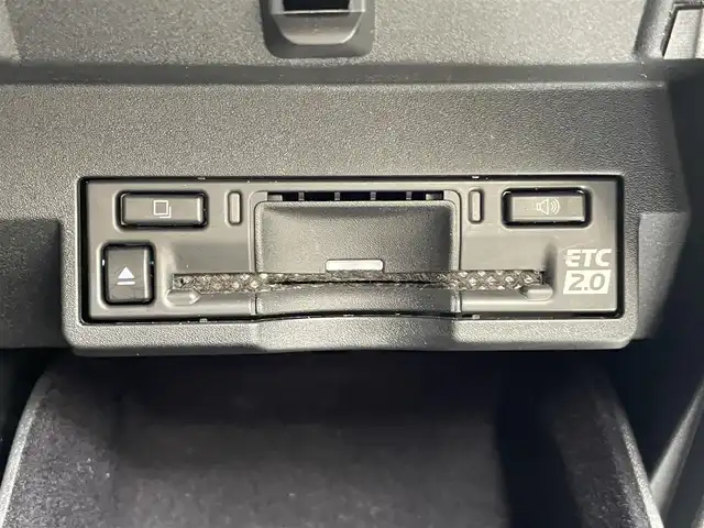 レクサス ＮＸ 350h Fスポーツ 福岡県 2022(令4)年 1.5万km ホワイトノーヴァガラスフレーク 純正14インチナビ/（Bluetooth対応/フルセグTV/AM/FM）/サンルーフ/デジタルインナーイラー/ヘッドアップディスプレイ/ブラインドスポットモニター/レーダークルーズコントロール/パドルシフト/ARTISAN製エアロ（フロント・サイド・リア）/ルーフレール/360度カメラ/バックカメラ/前席パワーシート（運転席メモリ付き）/前席シートヒーター/前席エアーシート/ステアリングヒーター/パワーバックドア/ビルトインETC/三眼フルLEDヘッドライト/クリアランスソナー/純正フロアマット/ARTISAN製アルミホイール（22インチ）/プッシュスタート/パーキングサポートブレーキ/本革シート/取扱説明書/スペアキー/スマートキー