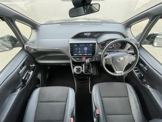 トヨタ ノア Si ダブルバイビーⅡ 福岡県 2019(令1)年 4.6万km ブラック 純正10型SDナビ(フルセグTV/CD/DVD/BT)/バックカメラ/トヨタセーフティー/後席フリップダウンモニター/コーナーセンサー/両側パワスラ/クルコン/ドラレコ/ETC/純正LEDヘッドライト/純正16インチアルミホイール/プッシュスタート/スマートキー