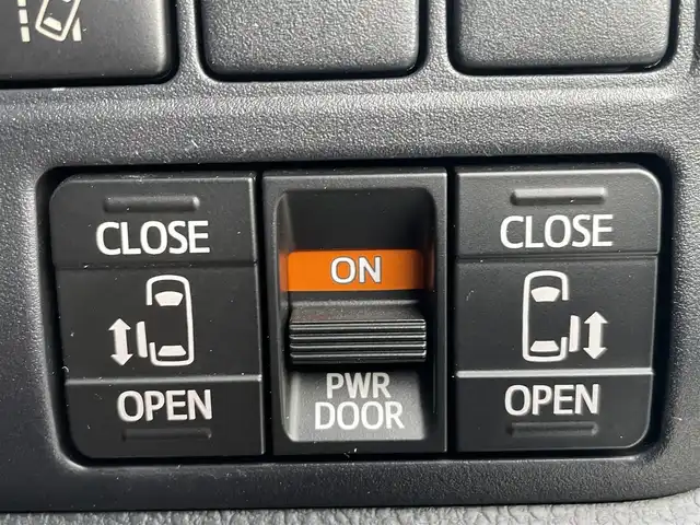 トヨタ ノア Si ダブルバイビーⅡ 福岡県 2019(令1)年 4.6万km ブラック 純正10型SDナビ(フルセグTV/CD/DVD/BT)/バックカメラ/トヨタセーフティー/後席フリップダウンモニター/コーナーセンサー/両側パワスラ/クルコン/ドラレコ/ETC/純正LEDヘッドライト/純正16インチアルミホイール/プッシュスタート/スマートキー