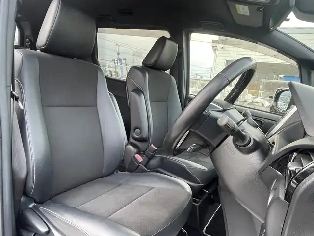 トヨタ ノア Si ダブルバイビーⅡ 福岡県 2019(令1)年 4.6万km ブラック 純正10型SDナビ(フルセグTV/CD/DVD/BT)/バックカメラ/トヨタセーフティー/後席フリップダウンモニター/コーナーセンサー/両側パワスラ/クルコン/ドラレコ/ETC/純正LEDヘッドライト/純正16インチアルミホイール/プッシュスタート/スマートキー