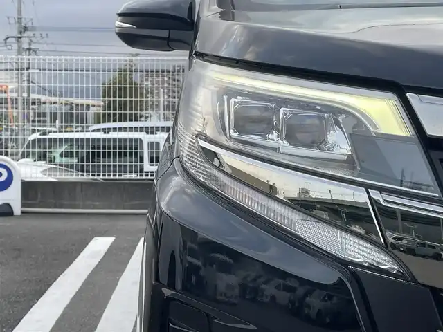 トヨタ ノア Si ダブルバイビーⅡ 福岡県 2019(令1)年 4.6万km ブラック 純正10型SDナビ(フルセグTV/CD/DVD/BT)/バックカメラ/トヨタセーフティー/後席フリップダウンモニター/コーナーセンサー/両側パワスラ/クルコン/ドラレコ/ETC/純正LEDヘッドライト/純正16インチアルミホイール/プッシュスタート/スマートキー