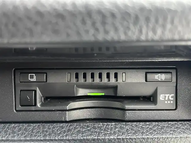 トヨタ ノア Si ダブルバイビーⅡ 福岡県 2019(令1)年 4.6万km ブラック 純正10型SDナビ(フルセグTV/CD/DVD/BT)/バックカメラ/トヨタセーフティー/後席フリップダウンモニター/コーナーセンサー/両側パワスラ/クルコン/ドラレコ/ETC/純正LEDヘッドライト/純正16インチアルミホイール/プッシュスタート/スマートキー