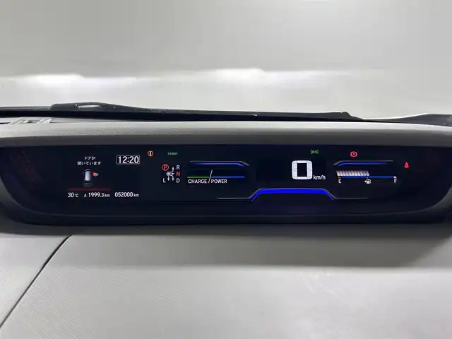 ホンダ フリード ハイブリット G ホンダセンシング 佐賀県 2022(令4)年 5.2万km プラチナホワイトパール 純正７型ナビ/(TV/CD/DVD/Bluetooth)/衝突被害軽減ブレーキ/バックカメラ/前後ドライブレコーダー/コーナーセンサー/レーンアシスト/追従型クルーズコントロール/両側パワースライドドア/シートヒーター/ハーフレザーシート/純正１５インチアルミホイール/純正フロアマット/ＬＥＤヘッドライト/オートライト/ビルトインETC/ドアバイザー/先行車発進告知機能/標識認識機能/横滑り防止機能/盗難防止装置