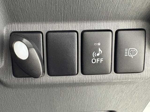 トヨタ プリウス α S ツーリングセレクション 茨城県 2012(平24)年 9.1万km ホワイトパールクリスタルシャイン 【(株)IDOMが運営する【じしゃロン水戸店】の自社ローン対象車両になります。こちらは現金ご利用時の価格です。自社ローンご希望の方は別途その旨お申付け下さい。】/純正ナビ/CD/AUX/フルセグTV/バックカメラ/ETC/ステアリングスイッチ/オートライト/LEDヘッドライト/ヘッドライトウォッシャー/純正アルミホイール/フロアマット/サイドバイザー/電動格納ミラー