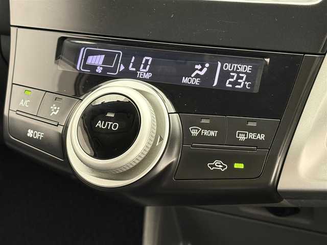 トヨタ プリウス α S ツーリングセレクション 茨城県 2012(平24)年 9.1万km ホワイトパールクリスタルシャイン 【(株)IDOMが運営する【じしゃロン水戸店】の自社ローン対象車両になります。こちらは現金ご利用時の価格です。自社ローンご希望の方は別途その旨お申付け下さい。】/純正ナビ/CD/AUX/フルセグTV/バックカメラ/ETC/ステアリングスイッチ/オートライト/LEDヘッドライト/ヘッドライトウォッシャー/純正アルミホイール/フロアマット/サイドバイザー/電動格納ミラー