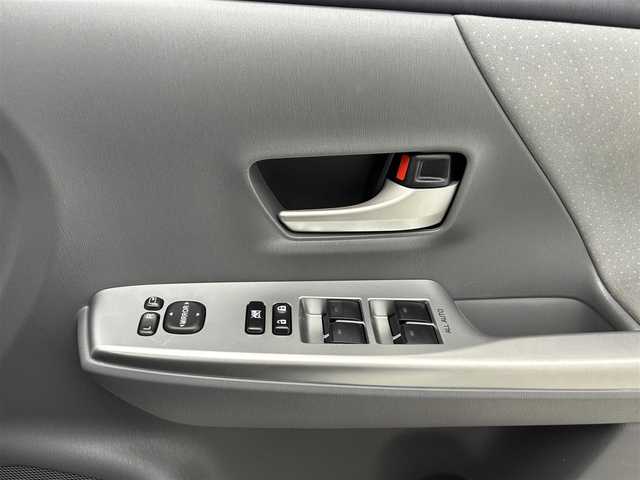 トヨタ プリウス α S ツーリングセレクション 茨城県 2012(平24)年 9.1万km ホワイトパールクリスタルシャイン 【(株)IDOMが運営する【じしゃロン水戸店】の自社ローン対象車両になります。こちらは現金ご利用時の価格です。自社ローンご希望の方は別途その旨お申付け下さい。】/純正ナビ/CD/AUX/フルセグTV/バックカメラ/ETC/ステアリングスイッチ/オートライト/LEDヘッドライト/ヘッドライトウォッシャー/純正アルミホイール/フロアマット/サイドバイザー/電動格納ミラー