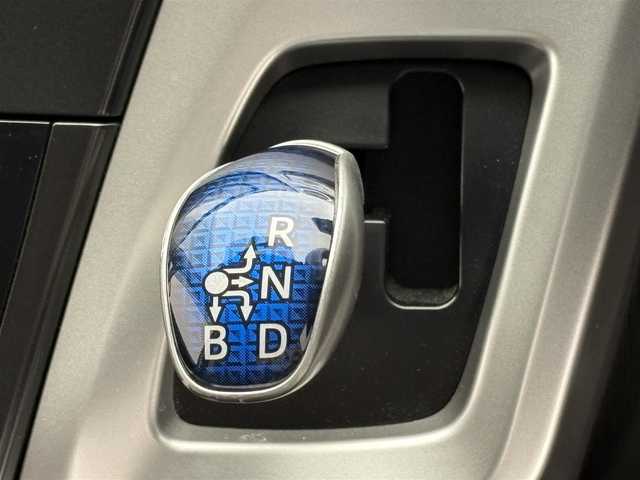 トヨタ プリウス α S ツーリングセレクション 茨城県 2012(平24)年 9.1万km ホワイトパールクリスタルシャイン 【(株)IDOMが運営する【じしゃロン水戸店】の自社ローン対象車両になります。こちらは現金ご利用時の価格です。自社ローンご希望の方は別途その旨お申付け下さい。】/純正ナビ/CD/AUX/フルセグTV/バックカメラ/ETC/ステアリングスイッチ/オートライト/LEDヘッドライト/ヘッドライトウォッシャー/純正アルミホイール/フロアマット/サイドバイザー/電動格納ミラー