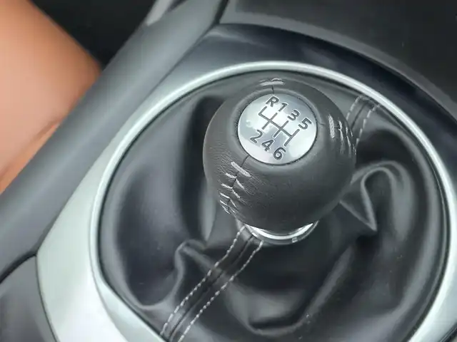 マツダ ロードスター ブラウン トップ 宮城県 2022(令4)年 0.1万km スノーフレイクホワイトパールマイカ 純正ナビ　/ブラウンレザーシート　/ＣＤ・ＤＶＤプレーヤー　/フルセグＴＶ　/スマートフォン連携　/Ｂｌｕｅｔｏｏｔｈ　/シートヒーター　/レーダークルーズコントロール/衝突被害軽減ブレーキ　/ＢＳＭ　/車線逸脱警報　/リアパーキングセンサー　/LEDヘッドライト/純正16インチAW/禁煙