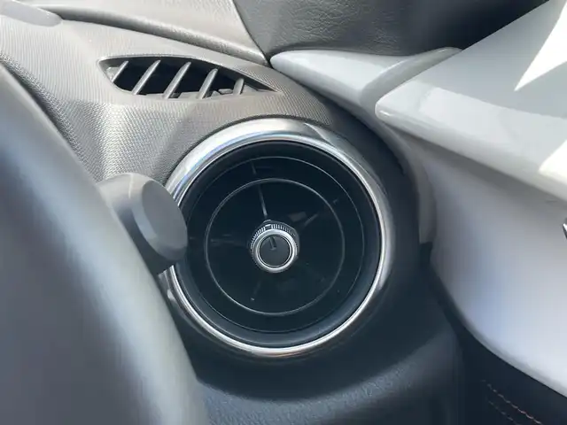 マツダ ロードスター ブラウン トップ 千葉県 2022(令4)年 0.1万km スノーフレイクホワイトパールマイカ 純正ナビ　/ブラウンレザーシート　/ＣＤ・ＤＶＤプレーヤー　/フルセグＴＶ　/スマートフォン連携　/Ｂｌｕｅｔｏｏｔｈ　/シートヒーター　/レーダークルーズコントロール/衝突被害軽減ブレーキ　/ＢＳＭ　/車線逸脱警報　/リアパーキングセンサー　/LEDヘッドライト/純正16インチAW/禁煙
