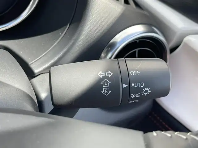 マツダ ロードスター ブラウン トップ 千葉県 2022(令4)年 0.1万km スノーフレイクホワイトパールマイカ 純正ナビ　/ブラウンレザーシート　/ＣＤ・ＤＶＤプレーヤー　/フルセグＴＶ　/スマートフォン連携　/Ｂｌｕｅｔｏｏｔｈ　/シートヒーター　/レーダークルーズコントロール/衝突被害軽減ブレーキ　/ＢＳＭ　/車線逸脱警報　/リアパーキングセンサー　/LEDヘッドライト/純正16インチAW/禁煙