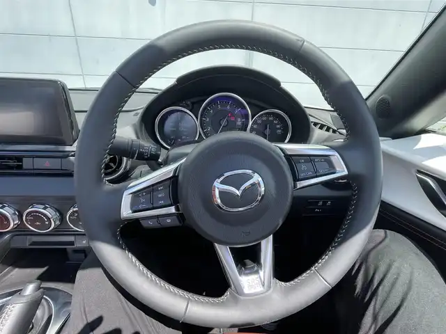 マツダ ロードスター ブラウン トップ 千葉県 2022(令4)年 0.1万km スノーフレイクホワイトパールマイカ 純正ナビ　/ブラウンレザーシート　/ＣＤ・ＤＶＤプレーヤー　/フルセグＴＶ　/スマートフォン連携　/Ｂｌｕｅｔｏｏｔｈ　/シートヒーター　/レーダークルーズコントロール/衝突被害軽減ブレーキ　/ＢＳＭ　/車線逸脱警報　/リアパーキングセンサー　/LEDヘッドライト/純正16インチAW/禁煙