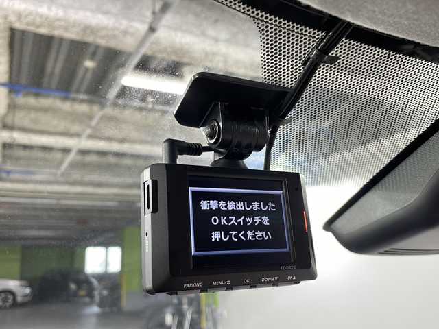 トヨタ ヤリスクロス Z 沖縄県 2021(令3)年 4万km センシュアルレッドマイカ 禁煙車/純正7インチナビ/【CD/DVD/フルセグTV/BT】/全方位カメラ/バックカメラ/前後ドライブレコーダー/ステアリングリモコン/オートブレーキホールド/レーダークルーズコントロール/前席シートヒーター/運転席パワーシート/前席シートヒーター/ハーフレザーシート/衝突被害軽減システム/レーンキープアシスト/前後コーナーセンサー/ブラインドスポットモニター/オートマチックハイビーム/純正LEDヘッドライト/オートライト/スマートキー