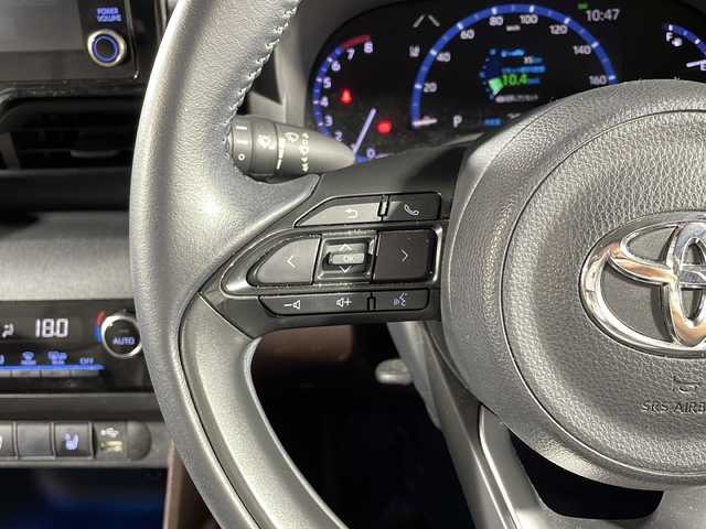 トヨタ ヤリスクロス Z 沖縄県 2021(令3)年 4万km センシュアルレッドマイカ 禁煙車/純正7インチナビ/【CD/DVD/フルセグTV/BT】/全方位カメラ/バックカメラ/前後ドライブレコーダー/ステアリングリモコン/オートブレーキホールド/レーダークルーズコントロール/前席シートヒーター/運転席パワーシート/前席シートヒーター/ハーフレザーシート/衝突被害軽減システム/レーンキープアシスト/前後コーナーセンサー/ブラインドスポットモニター/オートマチックハイビーム/純正LEDヘッドライト/オートライト/スマートキー
