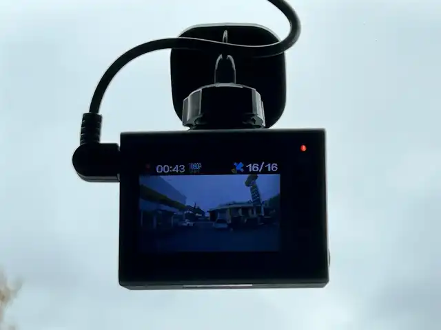 日産 ルークス G 東京都 2010(平22)年 4.6万km シルキーシルバーメタリック 純正ナビ/ ワンセグTV/CD/FM/AM/左側パワースライドドア/ETC2.0/ドライブレコーダー/プッシュスタート/スマートキー/電動格納ミラー/ヘッドライトレベライザー/フロアマット/ドアバイザー