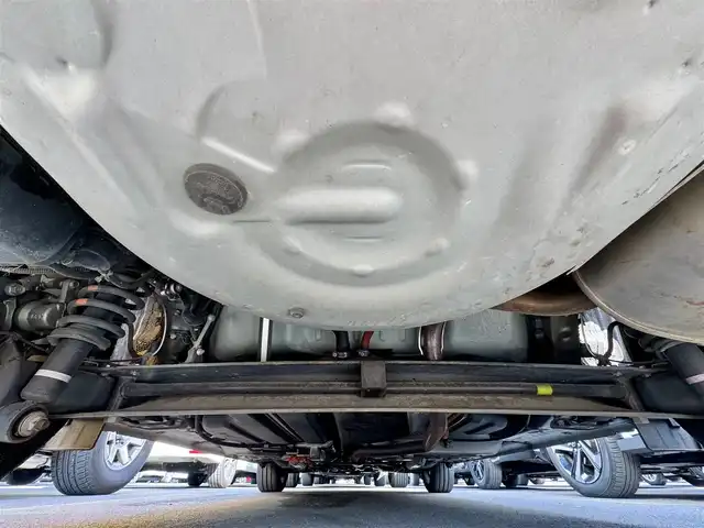 トヨタ シエンタ ハイブリッド G 滋賀県 2016(平28)年 6.8万km シルバーM 純正ナビ/バックカメラ/CD/DVD/SD/Bluetooth/フルセグTV/ETC/両側パワースライドドア/プッシュスタート/スマートキー/スペアキー/ドライブレコーダー/衝突軽減ブレーキ/クリアランスソナー/純正アルミホイール