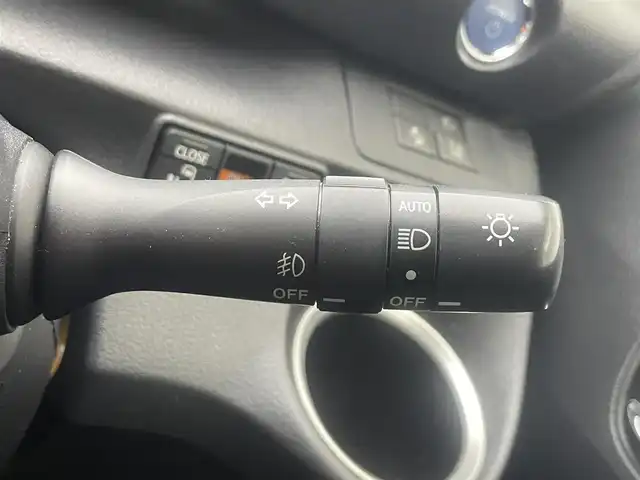 トヨタ シエンタ ハイブリッド G 滋賀県 2016(平28)年 6.8万km シルバーM 純正ナビ/バックカメラ/CD/DVD/SD/Bluetooth/フルセグTV/ETC/両側パワースライドドア/プッシュスタート/スマートキー/スペアキー/ドライブレコーダー/衝突軽減ブレーキ/クリアランスソナー/純正アルミホイール